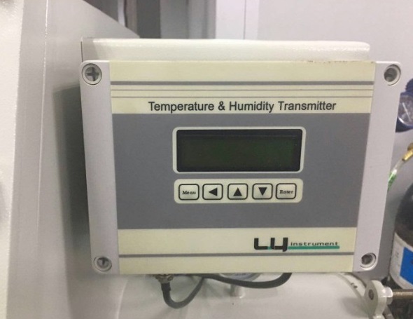 実験室の研究の使用および化学研究の使用7のための浄化システムが付いているステンレス鋼のグローブ ボックス